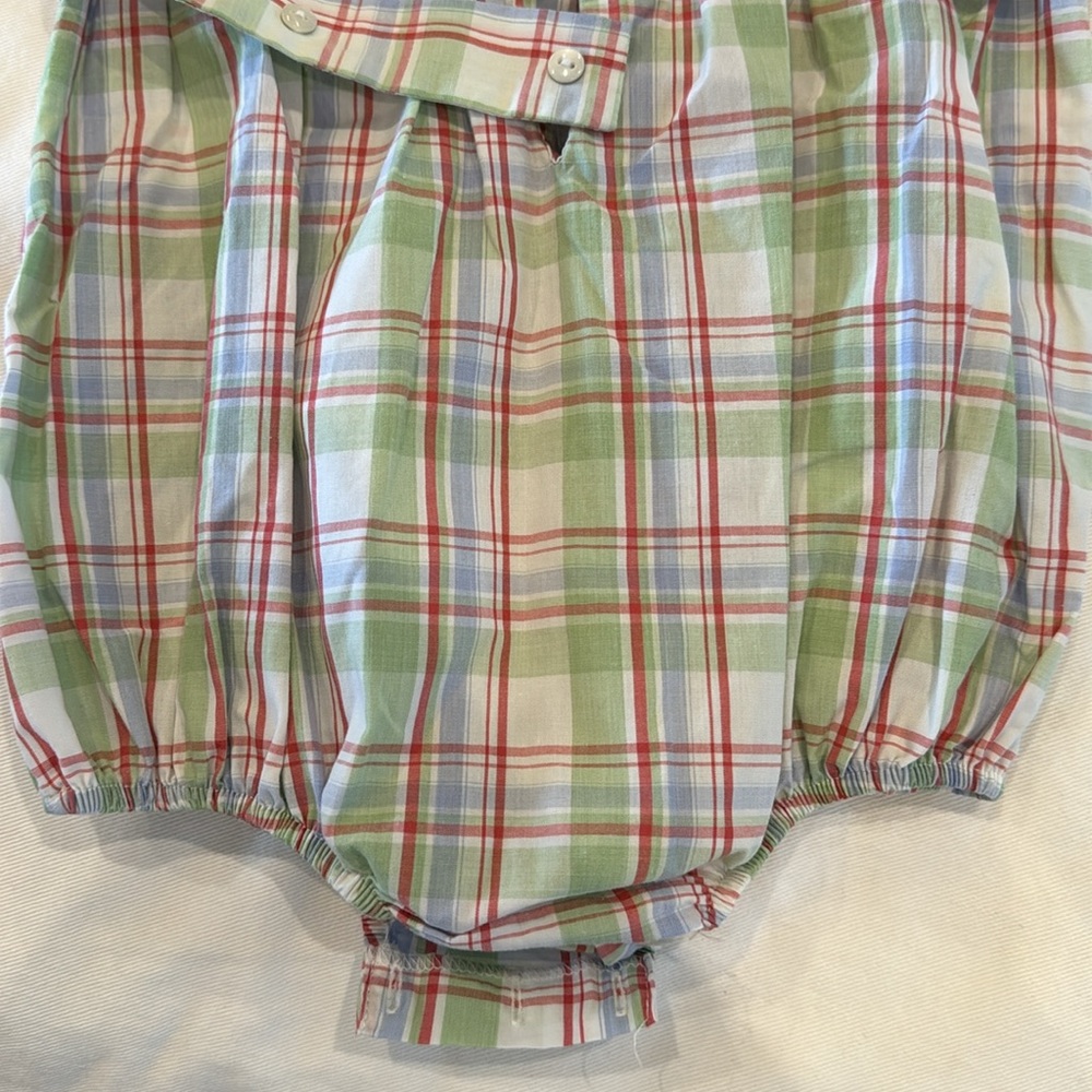 Marked giraffe size 24 month bubble romper with fishing lures - Picture 6 of 6